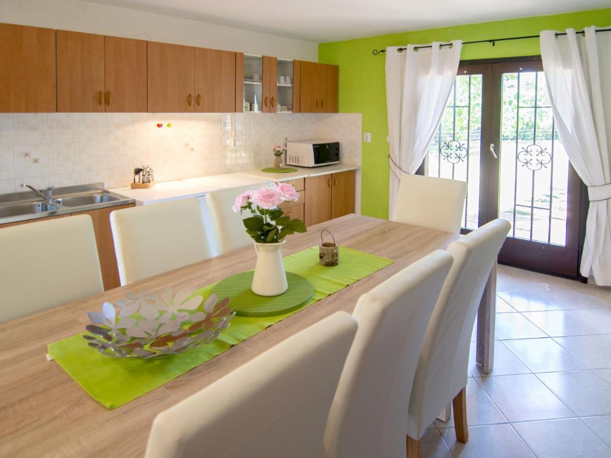 Holiday Home Sara - Prc136 By Interhome Porec Exterior photo
