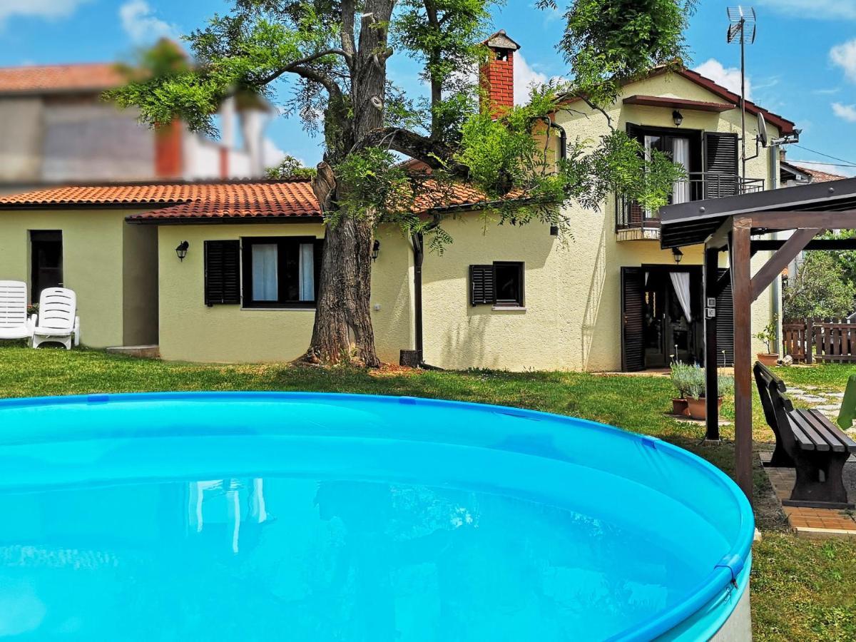 Holiday Home Sara - Prc136 By Interhome Porec Exterior photo